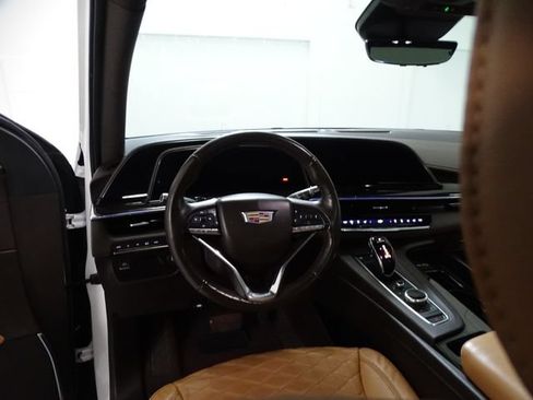 Certified 2022 Cadillac Escalade Premium Luxury AWD/4WD image 6
