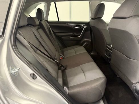 Used 2025 Toyota RAV4 XLE AWD/4WD image 26
