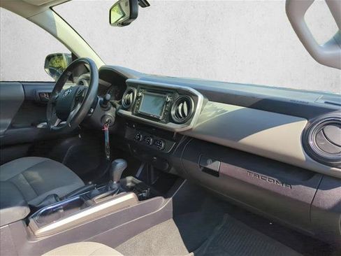 Used 2017 Toyota Tacoma SR5 w/ Tow Package RWD image 29