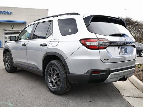 Used 2024 Honda Pilot TrailSport image 7