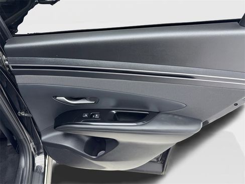Used 2022 Hyundai Tucson Limited image 39