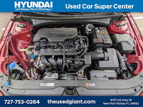 Certified 2024 Hyundai Elantra SE FWD image 12