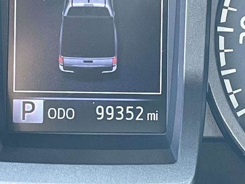 Used 2016 Toyota Tacoma TRD Sport w/ Premium & Technology Package image 17