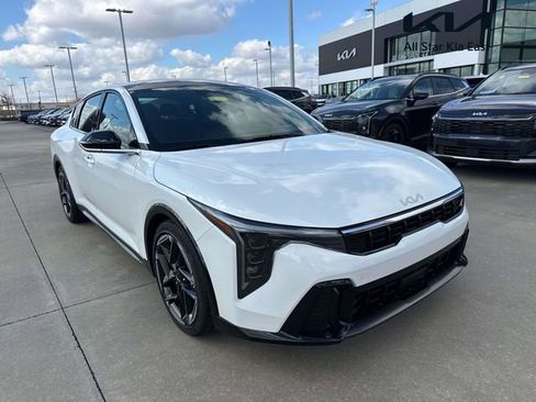 New 2026 Kia K4 GT-Line image 1