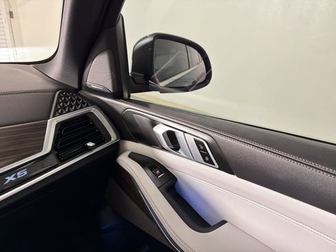 Certified 2024 BMW X5 sDrive40i w/ Premium Package RWD image 28