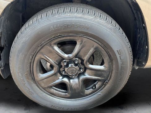 Used 2011 Toyota RAV4 4WD w/ Base L4 Extra Value Pkg image 28