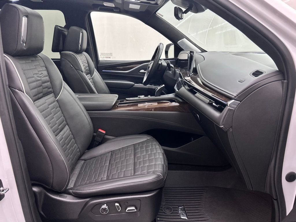 Used 2023 Cadillac Escalade ESV Premium Luxury Platinum w/ LPO, Radiant Package AWD/4WD image 20