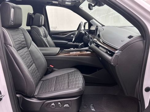 Used 2023 Cadillac Escalade ESV Premium Luxury Platinum w/ LPO, Radiant Package AWD/4WD image 20