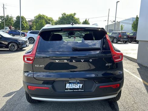 Certified 2024 Volvo XC40 B5 Core AWD/4WD image 25