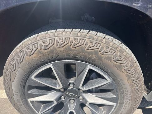 Used 2022 Chevrolet Suburban Z71 w/ Off-Road Capability Package image 13