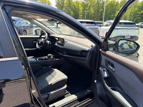 Used 2023 Nissan Rogue SV AWD/4WD image 26