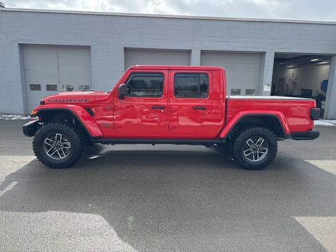 Used 2025 Jeep Gladiator Mojave image 6