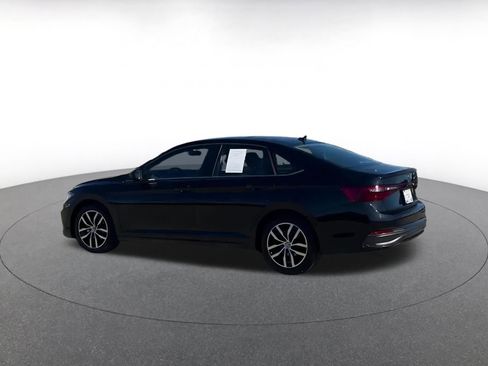 Used 2025 Volkswagen Jetta SE image 10