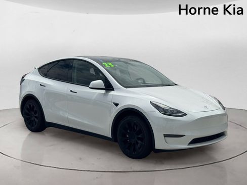 Used 2023 Tesla Model Y Long Range AWD/4WD image 2