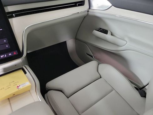 Certified 2025 Volvo EX90 Ultra AWD/4WD image 16
