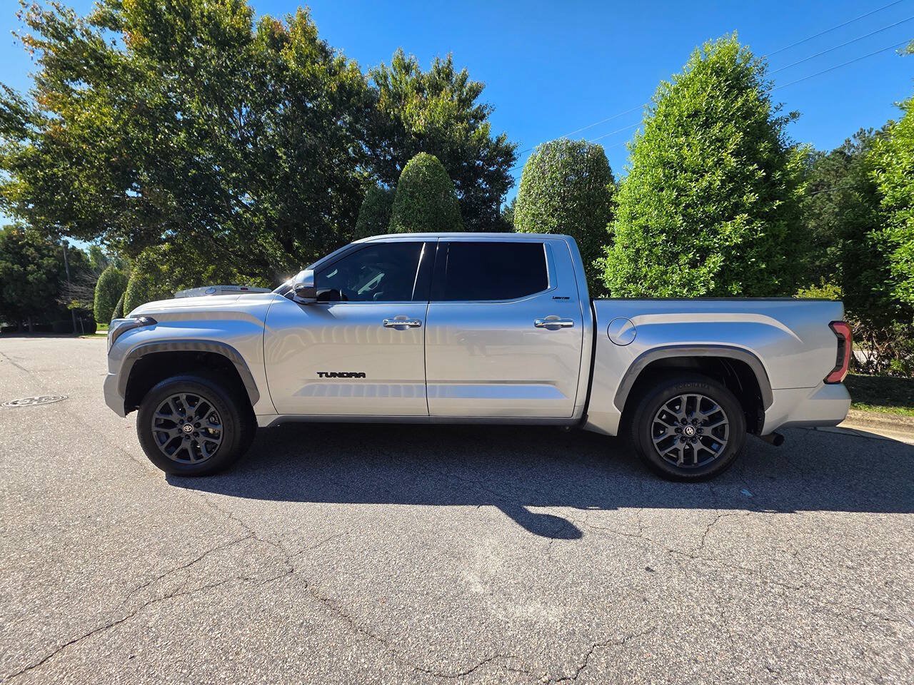 Used 2022 Toyota Tundra Limited AWD/4WD image 2