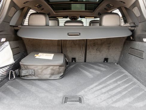 Certified 2025 Porsche Cayenne E-Hybrid AWD/4WD image 31