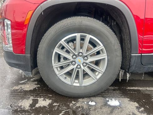 Used 2023 Chevrolet Traverse LT image 10