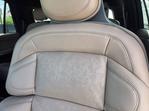New 2026 Lincoln Navigator Black Label AWD/4WD image 13