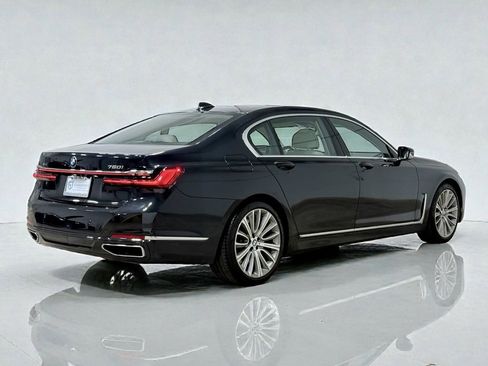 Used 2021 BMW 750i xDrive w/ Executive Package image 14