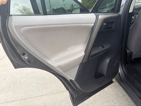 Used 2013 Toyota RAV4 LE FWD image 11