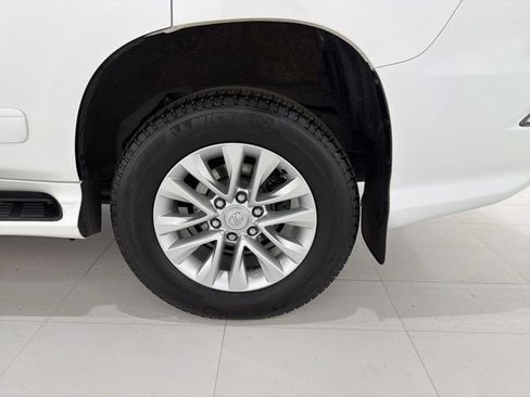 Used 2018 Lexus GX 460 Premium w/ Premium Package AWD/4WD image 48