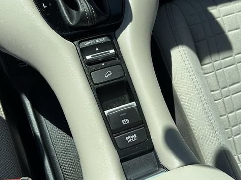 Used 2026 Honda HR-V LX image 19