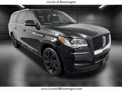 Used 2023 Lincoln Navigator L Reserve w/ Equipment Group 201A image 11