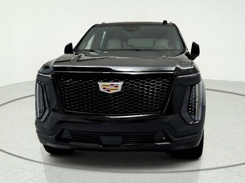 Used 2025 Cadillac Escalade Sport Platinum w/ LPO, Floor Liner Package AWD/4WD image 8