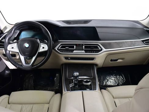 Used 2021 BMW X7 xDrive40i w/ Executive Package image 10