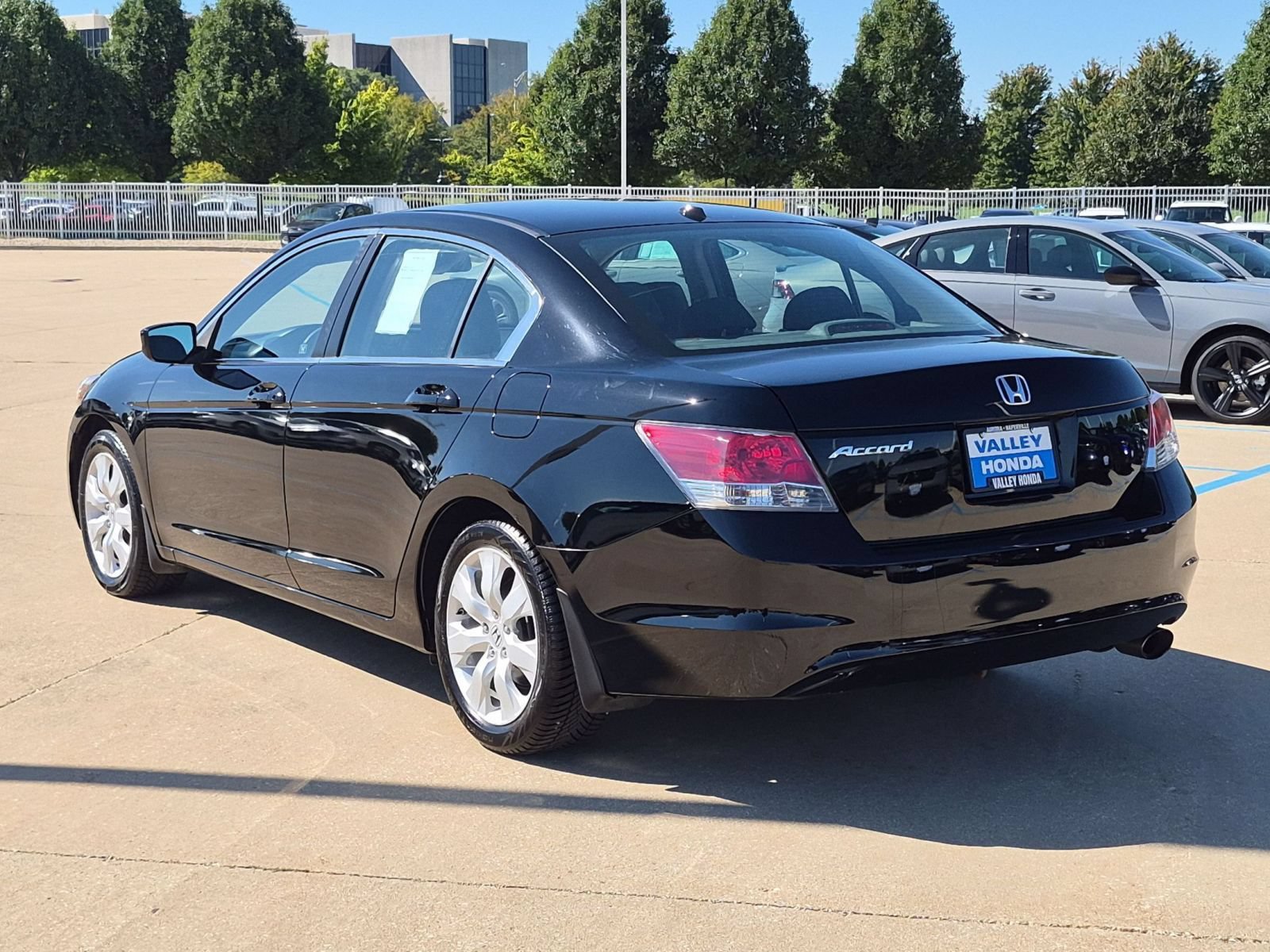 Used 2010 Honda Accord EX-L image 8