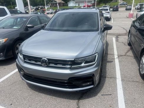 Used 2021 Volkswagen Tiguan SE R-Line FWD image 2