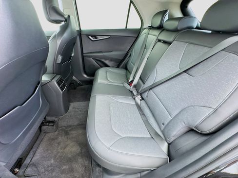 Used 2023 Kia Niro FWD image 16