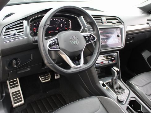Certified 2023 Volkswagen Tiguan SEL R-Line image 8