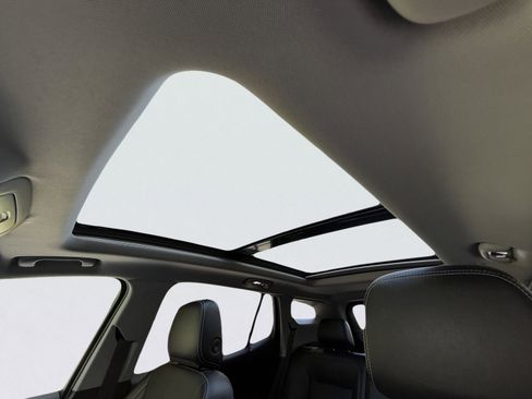 Used 2022 GMC Terrain SLT image 4