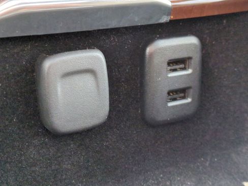 Used 2019 Cadillac Escalade ESV Luxury image 35