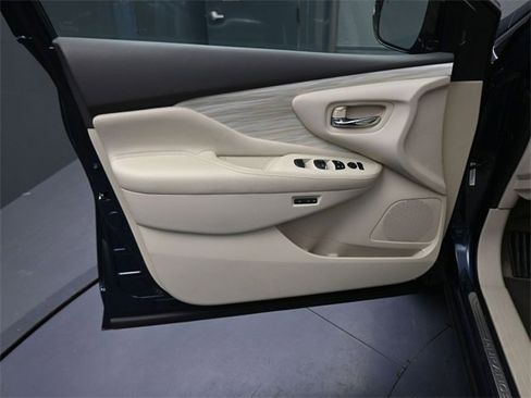 Used 2015 Nissan Murano SL w/ Cargo Package w/Cover image 17