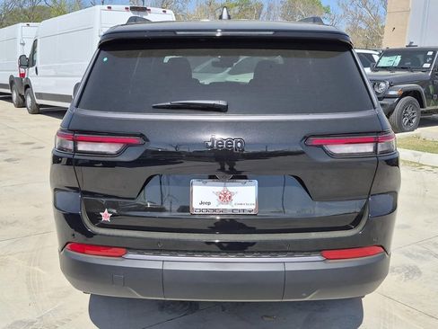 New 2026 Jeep Grand Cherokee L 2WD image 4