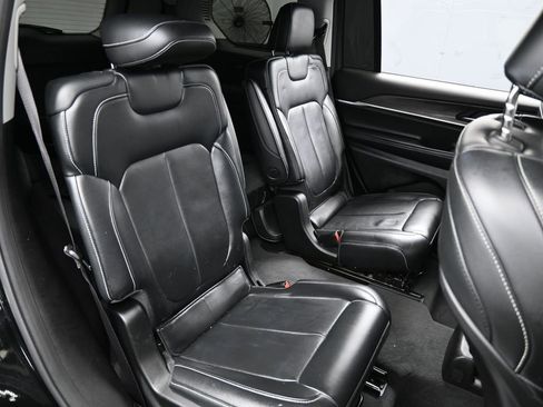 Used 2021 Jeep Grand Cherokee L Limited image 47