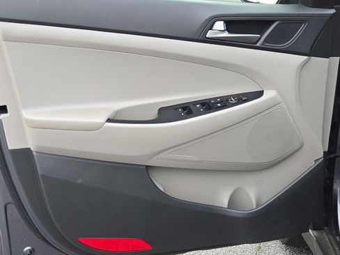 Used 2018 Hyundai Tucson SEL image 16