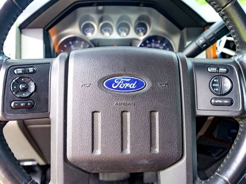 Used 2011 Ford F250 Lariat w/ Lariat Interior Pkg AWD/4WD image 13