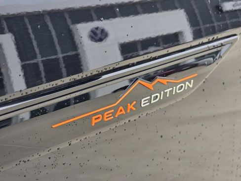 Used 2024 Volkswagen Atlas Peak Edition SEL AWD/4WD image 8
