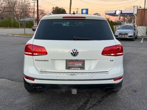 Used 2017 Volkswagen Touareg V6 image 6