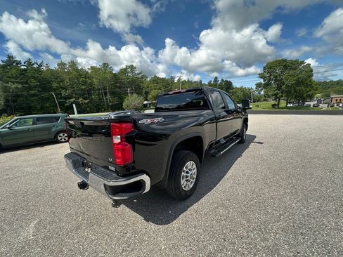 Used 2025 Chevrolet Silverado 2500 LT w/ Convenience Package AWD/4WD image 5