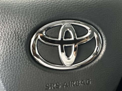 Used 2026 Toyota Sienna LE FWD image 30