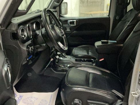 Used 2022 Jeep Wrangler Unlimited Sahara w/ Cold Weather Group image 10