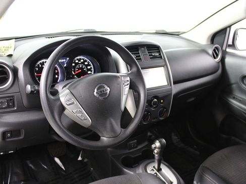 Used 2019 Nissan Versa SV FWD image 7