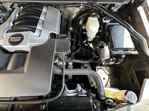 Used 2017 Cadillac Escalade Luxury image 43