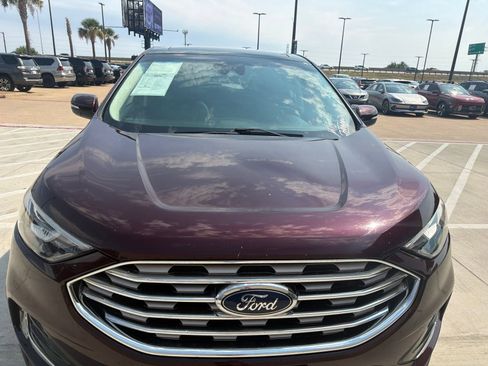 Used 2019 Ford Edge SEL w/ Equipment Group 201A FWD image 2