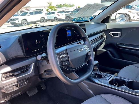 Used 2025 Kia K4 FWD image 17